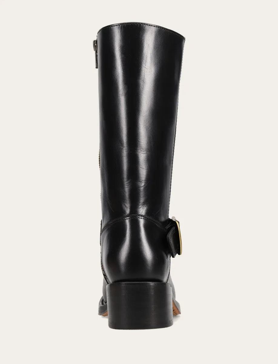Saddle