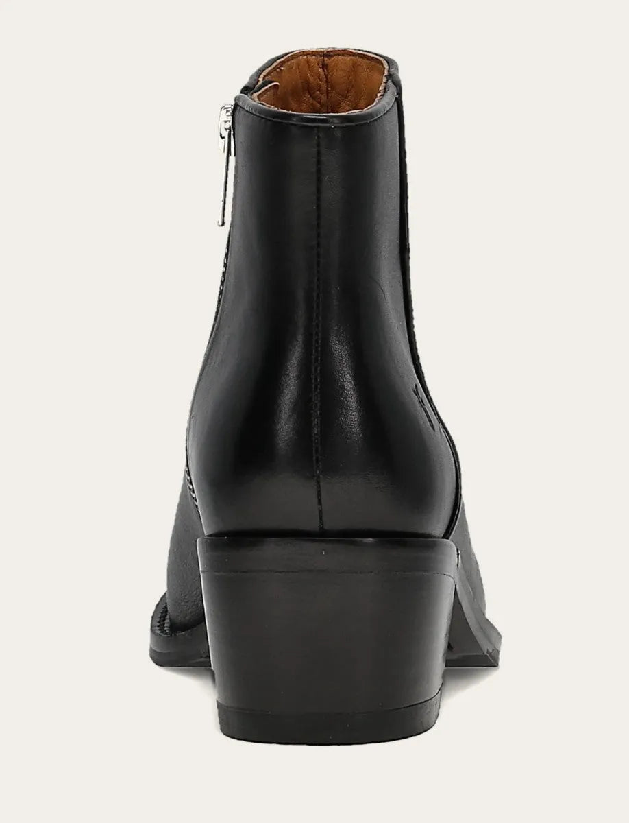 Saddle