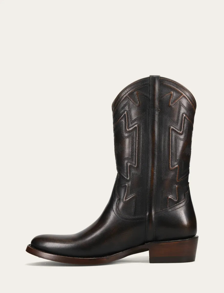 Saddle