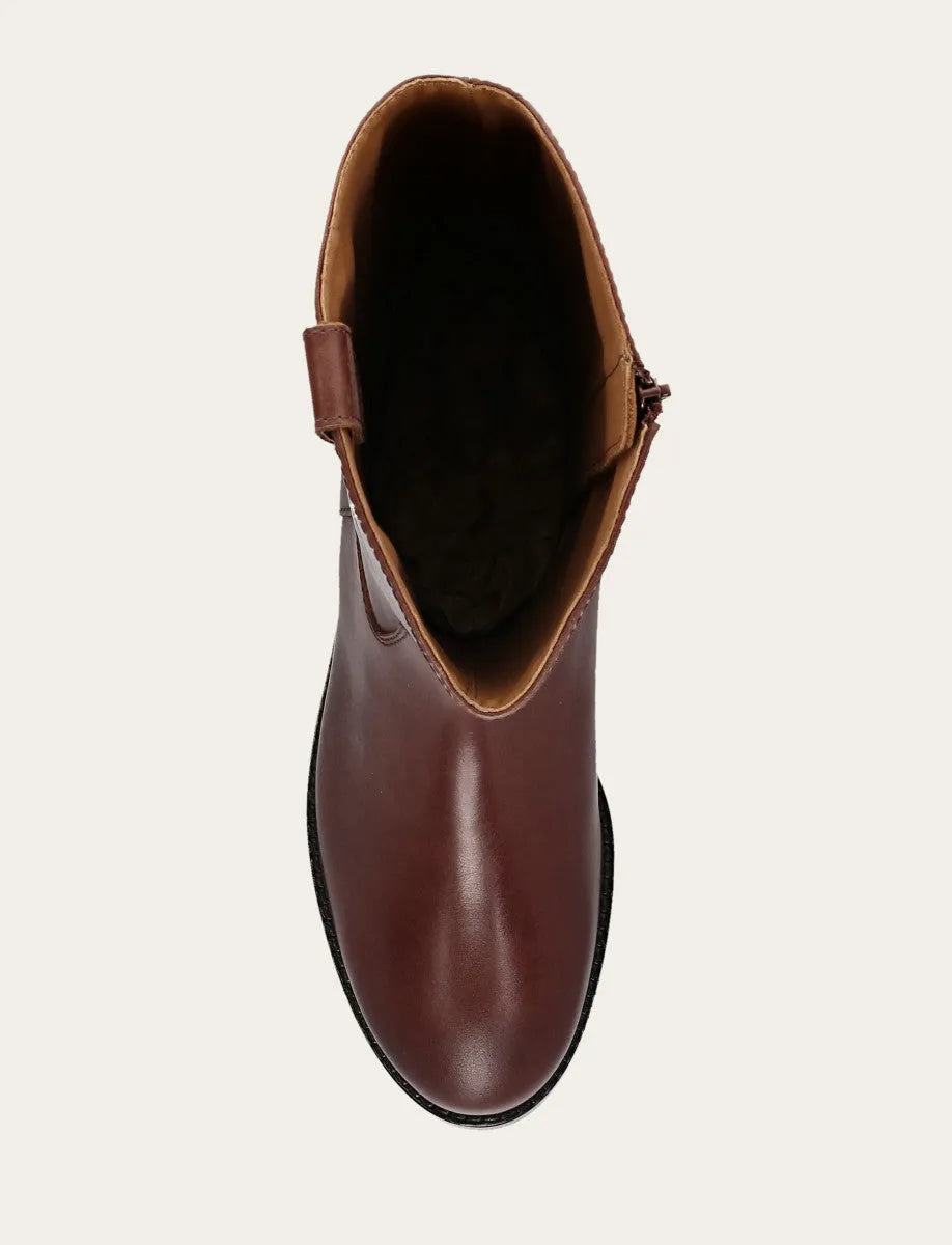 Saddle